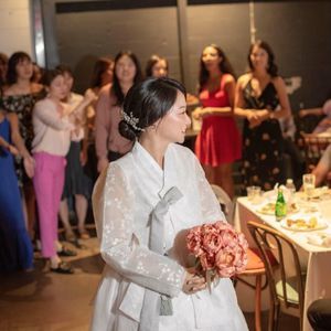 Meet your Posher, Bora